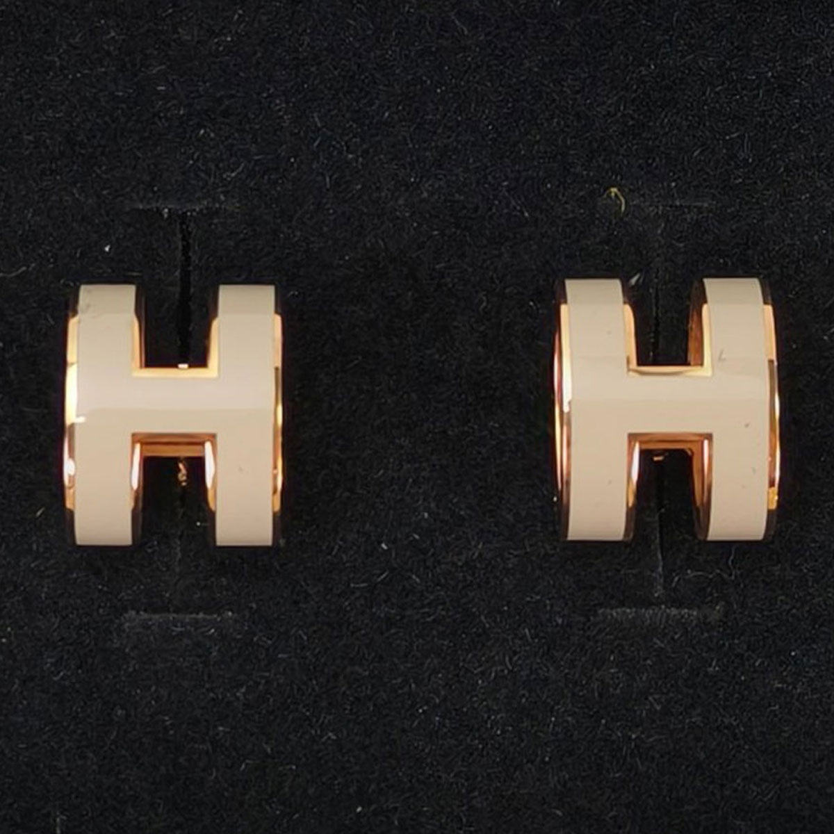 HERMES エルメス ミニ ポップH ピアス ベージュ 管理番号:10989 HERMES エルメス ミニ ポップH ピアス ベージュ 管理番号:10989