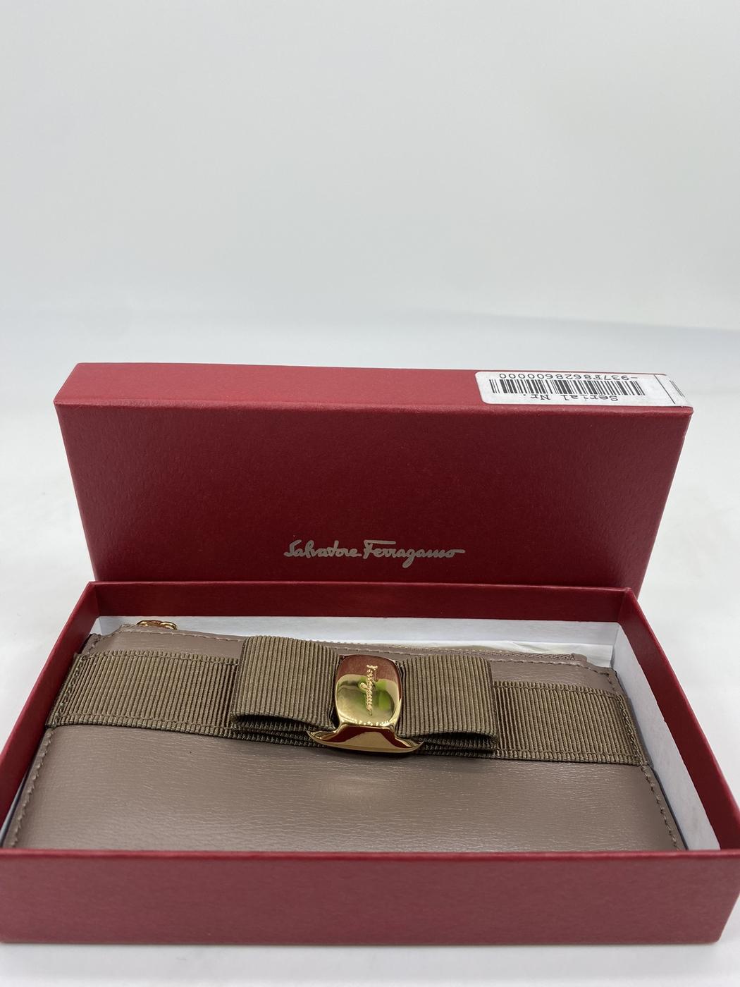 SALVATORE FERRAGAMO ե饬 ե饰ȥ 22E010 ֹ桧7150