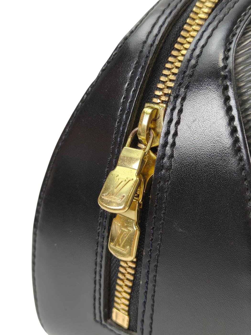 Louis Vuitton �륤�����ȥ� ���� ���㥹�ߥ� �ϥ�ɥХå� �֥�å� �����ֹ桧11332