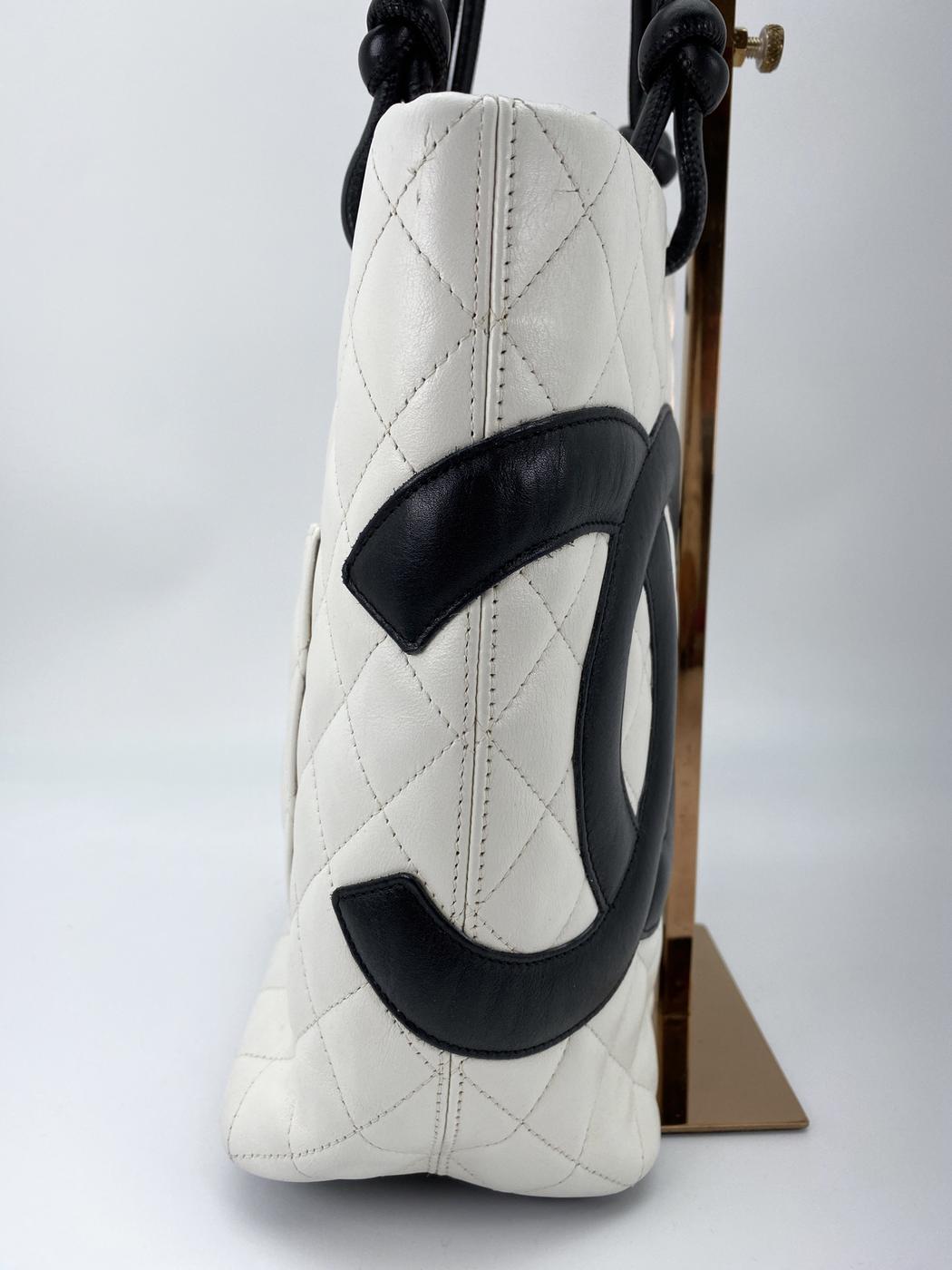 ����ͥ� CHANEL ����ܥ�饤�� �ߥǥ�����ȡ��� A25167 �ȡ��ȥХå� �ۥ磻�� �֥�å� �����ֹ桧8807