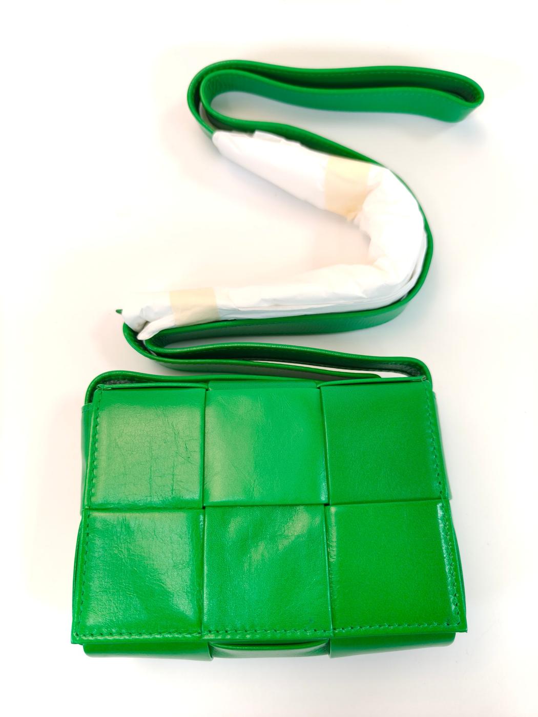 BOTTEGA VENETA �ܥåƥ������ͥ� �ޥ�������ȥ���㡼�� �����ǥ� �����å� ���������Хå� ���꡼�� �����ֹ桧10744