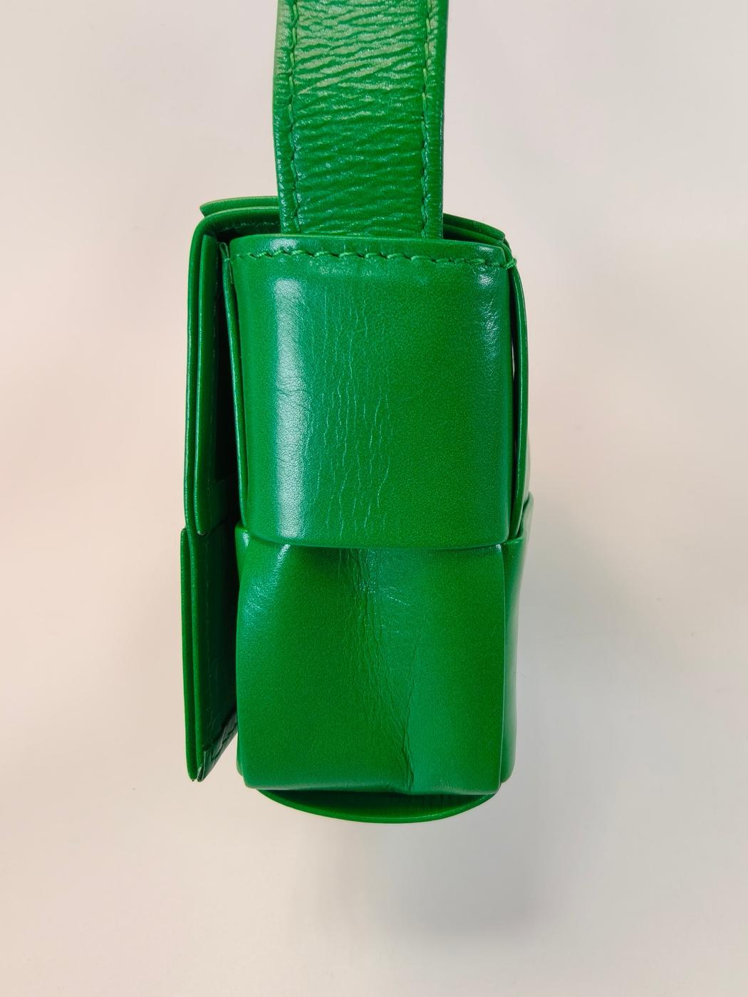 BOTTEGA VENETA �ܥåƥ������ͥ� �ޥ�������ȥ���㡼�� �����ǥ� �����å� ���������Хå� ���꡼�� �����ֹ桧10744