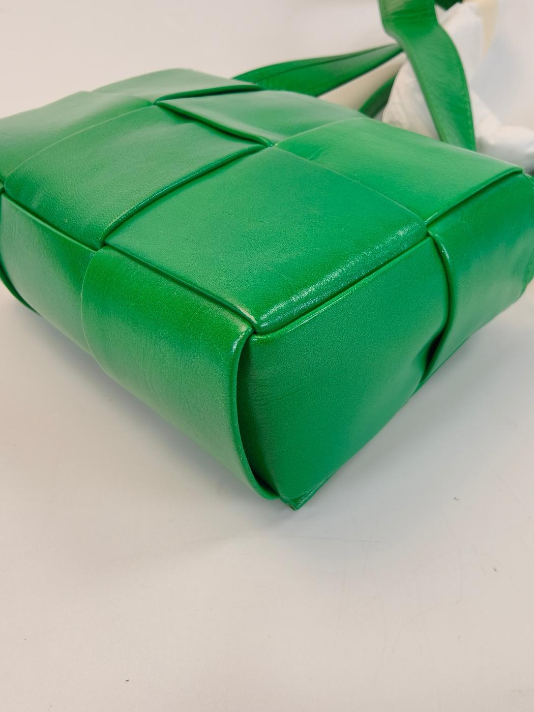 BOTTEGA VENETA �ܥåƥ������ͥ� �ޥ�������ȥ���㡼�� �����ǥ� �����å� ���������Хå� ���꡼�� �����ֹ桧10744