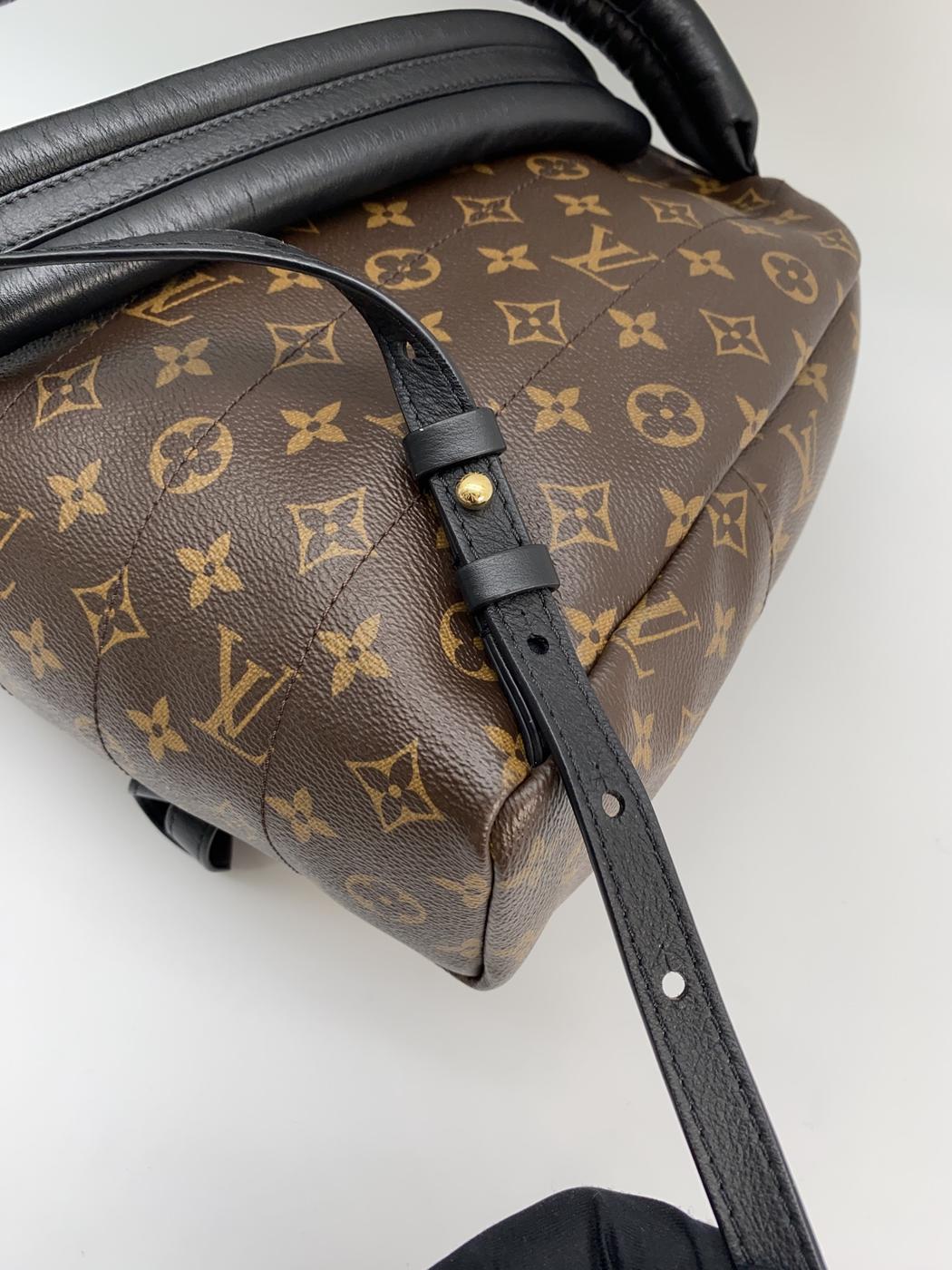 LOUIS VUITTON �륤 �����ȥ� ��Υ���� ��С��� �ѡ��ॹ�ץ�󥰥� �Хå��ѥå�PM ���å� ���å����å� �쥶�� M43116 �����ֹ桧8893