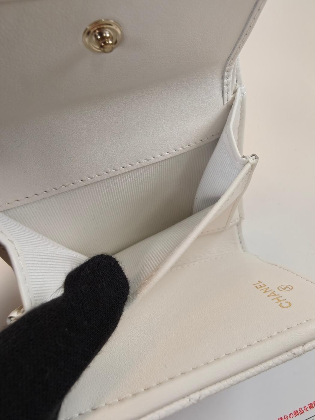 CHANEL ����ͥ� ���饷�å� ���⡼�� �ե�å� ������å� �����ޤ� ���� �ۥ磻�� �����ֹ桧10751