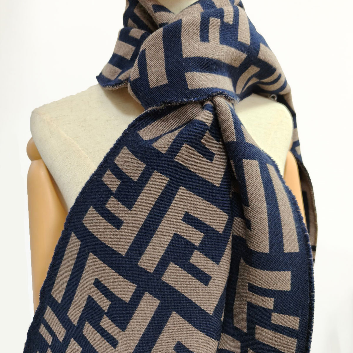 FENDI フェンディ ズッカ柄 ウール シルク マフラー ネイビー×ベージュ