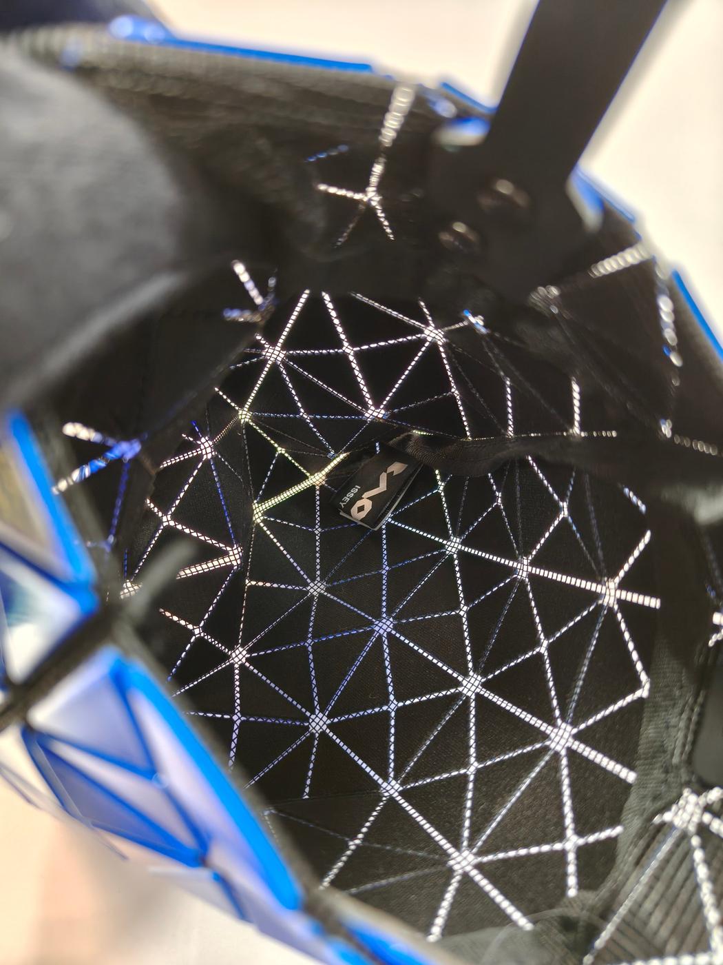 BAOBAO ISSEY MIYAKE �Х��Х� �ϥ�ɥХå� �ߥ˥Хå� �� �����ֹ桧10761