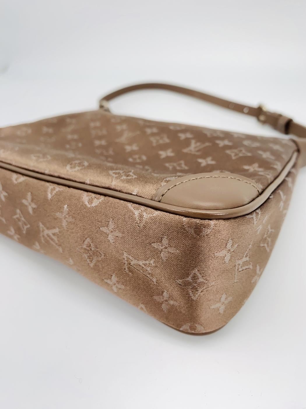 �륤�������ȥ� ��ȥ�֥����˥� ��Υ���ॵ�ƥ� �ϥ�ɥХå� �Хå� ��ǥ����� M92143 �����ֹ桧8910