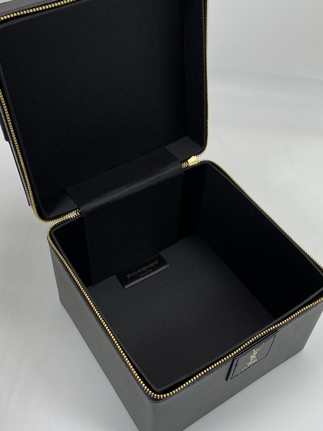 YSL ���������������� �Х˥ƥ��ݡ��� �ᥤ���ܥå��� �Υ٥�ƥ����� �����ֹ桧4811