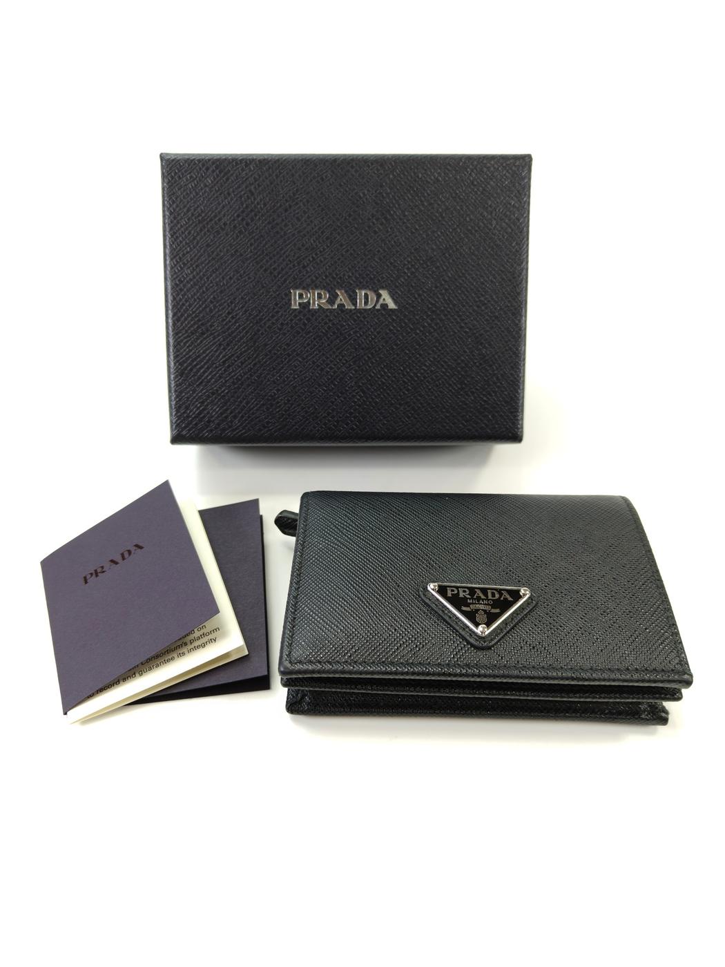 PRADA �ץ�� ���ե������� ����ޤ� ���� �ȥ饤���󥰥���� �֥�å� �����ֹ桧10704