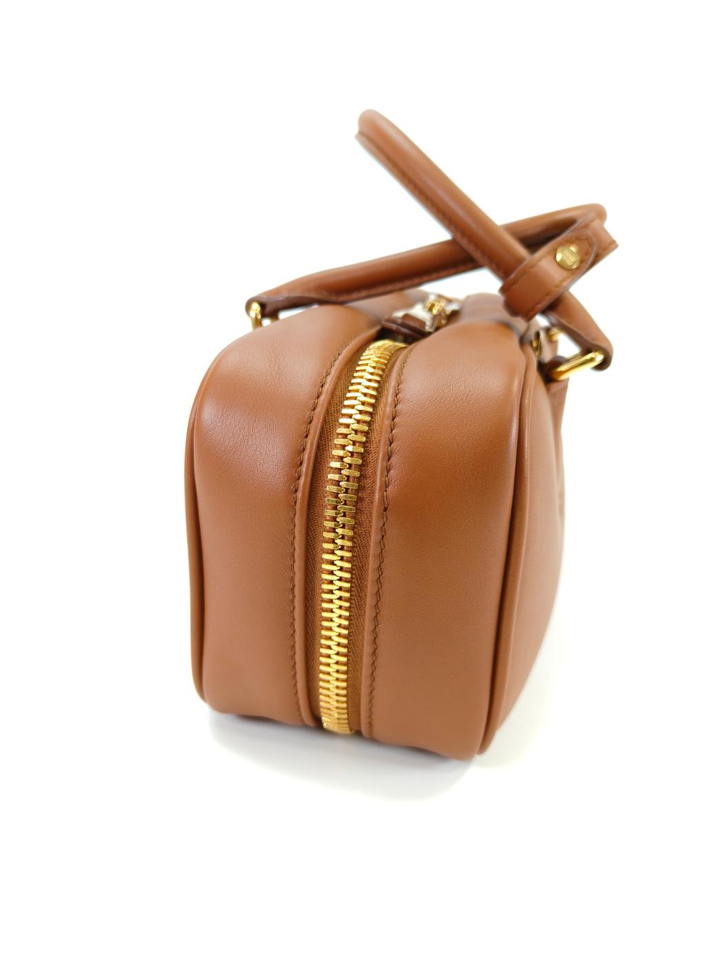 MIU MIU �ߥ奦�ߥ奦 ���륫�ǥ� �쥶�� �ϥ�ɥХå� �顼�� ���˥�å� �����ֹ桧10706