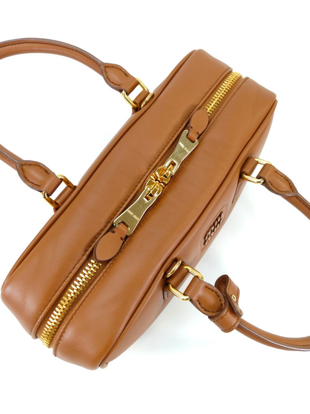 MIU MIU �ߥ奦�ߥ奦 ���륫�ǥ� �쥶�� �ϥ�ɥХå� �顼�� ���˥�å� �����ֹ桧10706