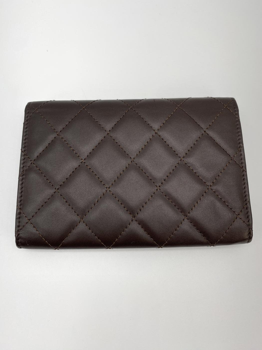 CHANEL ����ͥ� ����ܥ� 2���ޤ���� �֥饦�� �㿧 ��ǥ����� �����ֹ桧8875