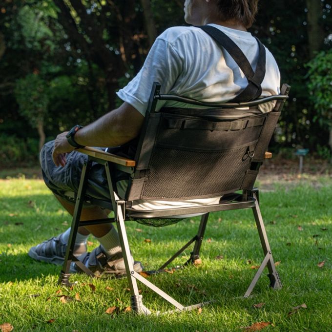 難燃アウトドアチェア｜ひじ掛け付き・ブナ材使用の高耐久キャンプチェア