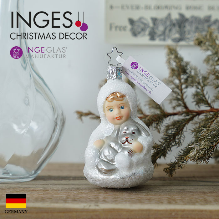 クリスマスツリー オーナメント ドイツ INGE-GLAS MANUFAKTUR（インゲ・グラス）ガラス ［雪のこどもたち］ 子犬を抱いたこども 9.5cm _[100047]  s60
