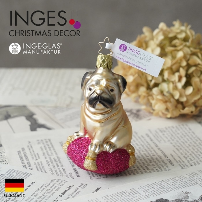 クリスマスツリー オーナメント ドイツ INGE-GLAS MANUFAKTUR（インゲ・グラス）ガラス クッションに座るパグ 動物 アニマル ゴールド 9.5cm _[100260]  s60
