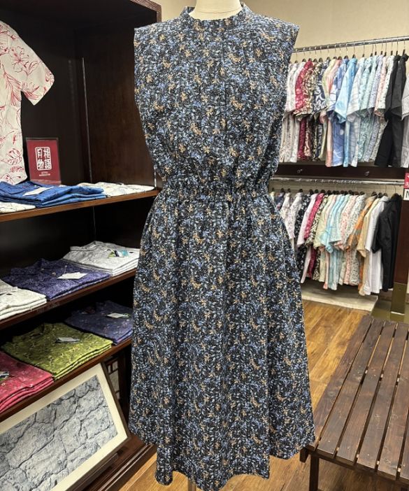 【新品同様】THENORTHFACE かりゆしシャツ・ショーツセット 波模様 新品同様】THENORTHFACE かりゆしシャツ・ショーツセット 波模様