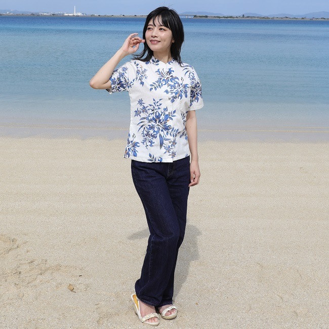 moteさま御専用 パイカジ かりゆしウェア タコ柄 OK1151 レディース <トライバルハイビ柄> マオカラー半袖通販