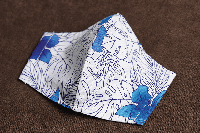 クレンゼ加工　洗える布マスク　＜カトレアリーフ柄＞　レギュラーサイズ【オフ／コン】