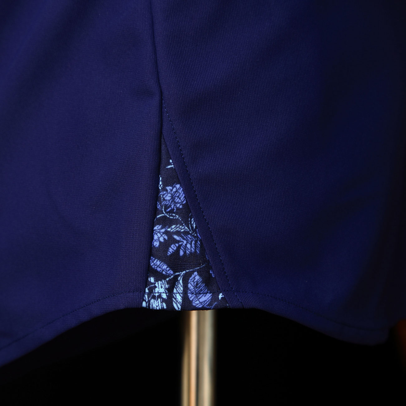 R1903　琉球物語　メンズ　＜小花柄使い＞　ボタンダウン　長袖