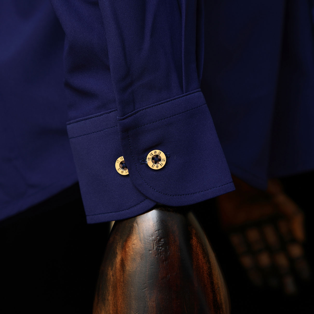 R1903　琉球物語　メンズ　＜小花柄使い＞　ボタンダウン　長袖