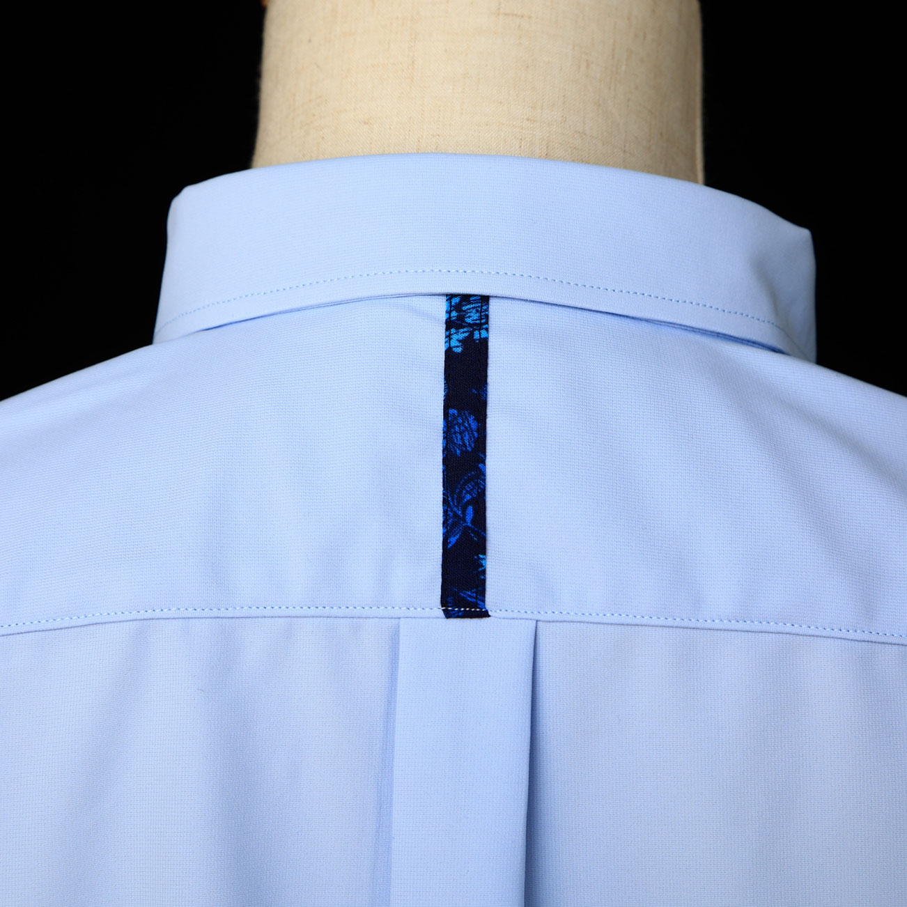 R1903　琉球物語　メンズ　＜小花柄使い＞　ボタンダウン　長袖