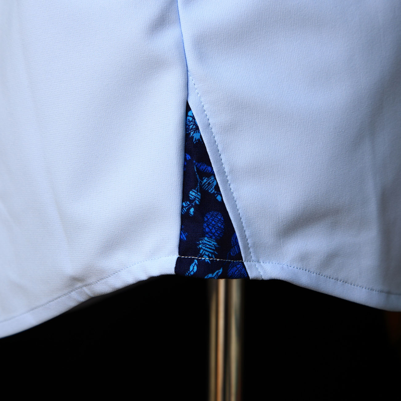 R1903　琉球物語　メンズ　＜小花柄使い＞　ボタンダウン　長袖