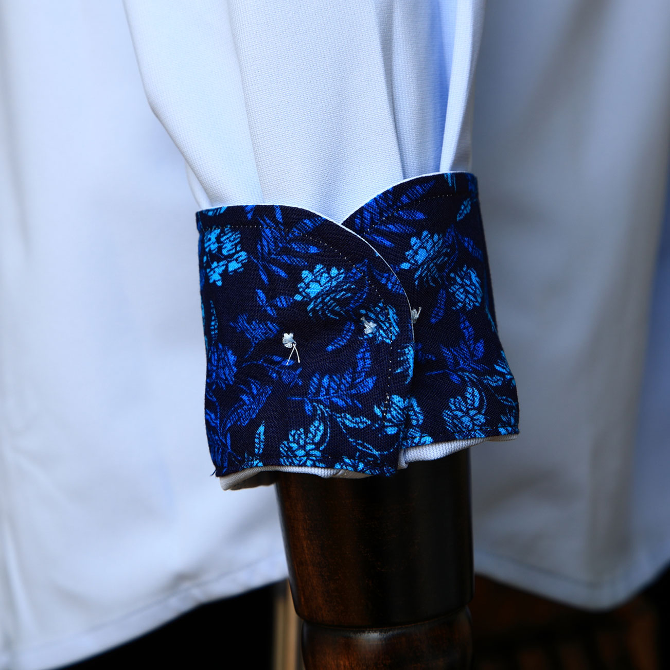 R1903　琉球物語　メンズ　＜小花柄使い＞　ボタンダウン　長袖