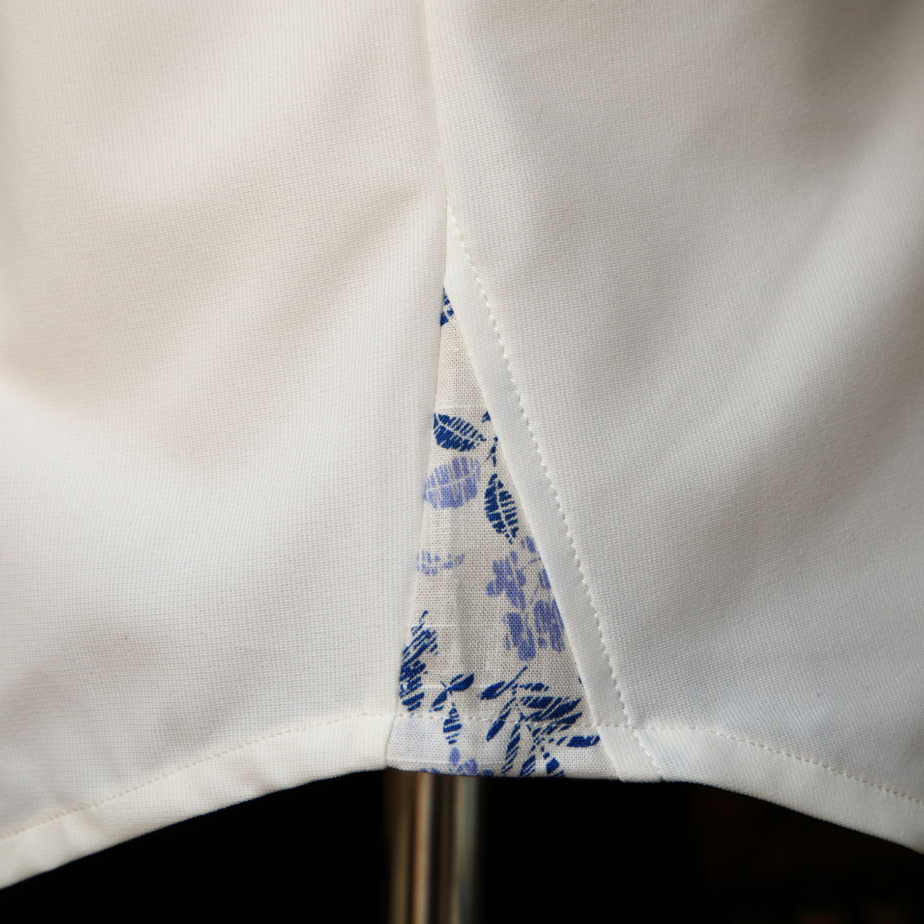 R1903　琉球物語　メンズ　＜小花柄使い＞　ボタンダウン　長袖