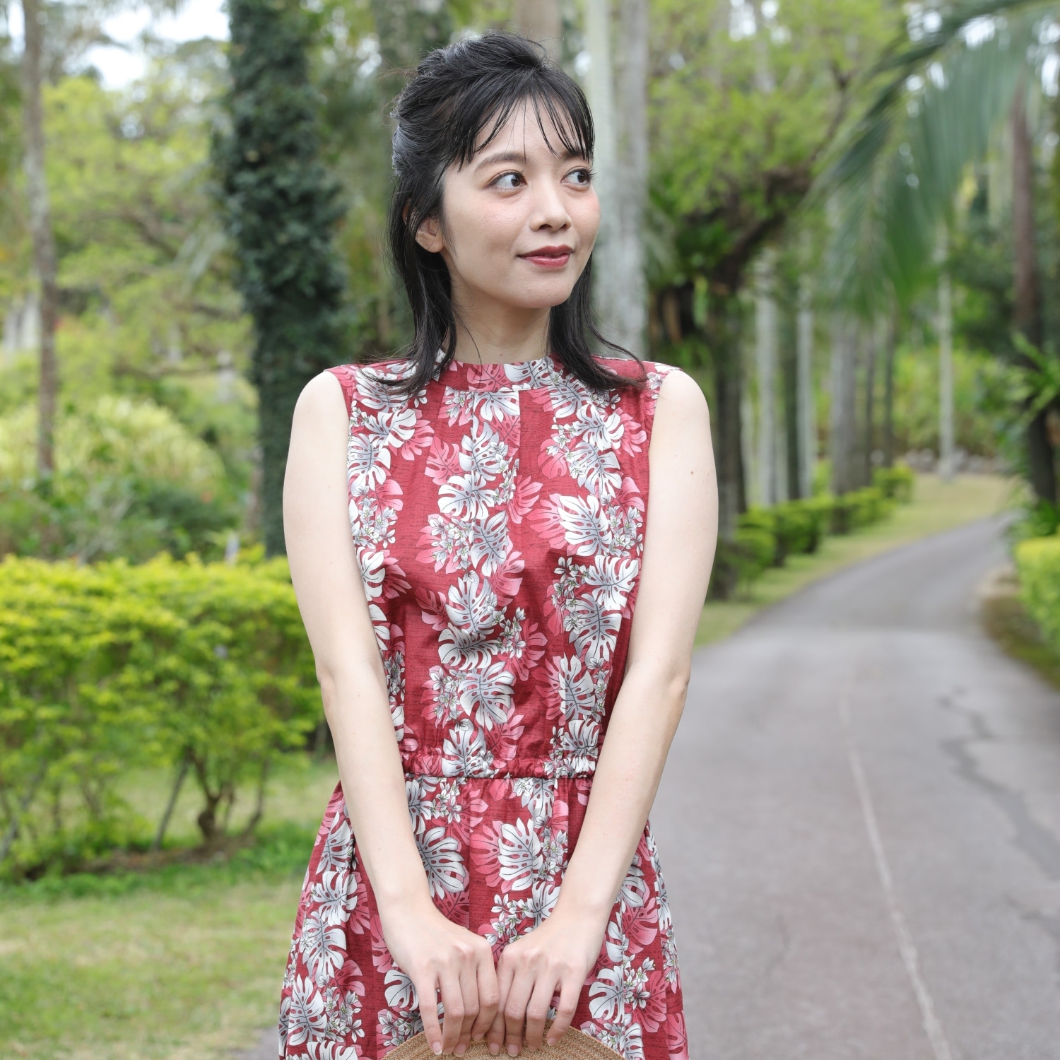 BEAMS GOLF モンステラ柄 ワンピース ロゴ刺繍 コーラルピンク L BEAMS GOLF モンステラ柄 ワンピース ロゴ刺繍 コーラルピンク L