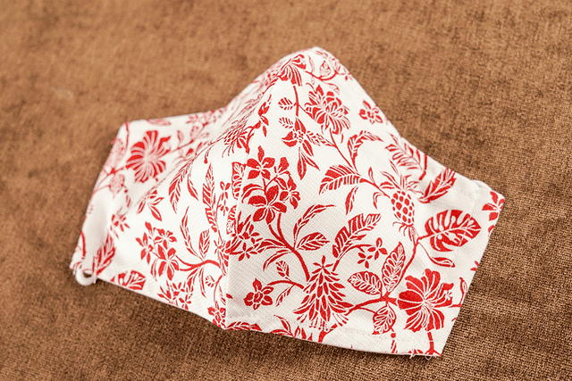 クレンゼ加工　洗える布マスク　＜デイゴ・ハイビ小柄＞　スモールサイズ【オフ／エンジ】