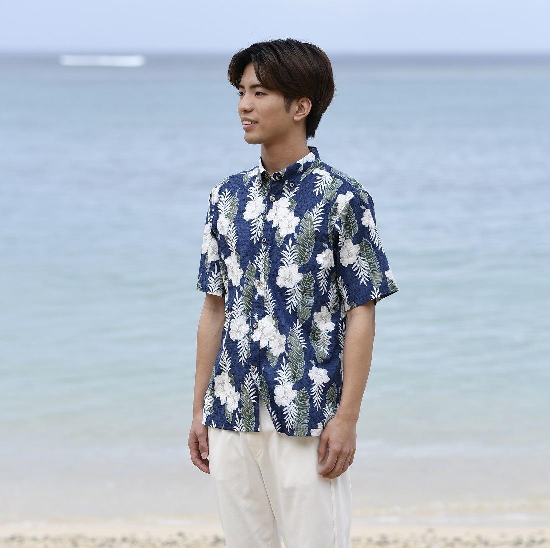 EM1883B　メンズ　＜ストハイビ柄＞　ボタンダウン