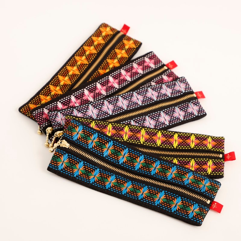 スウェーデン刺繍ペンケース（マチナシ） by われもこう |「障がい者