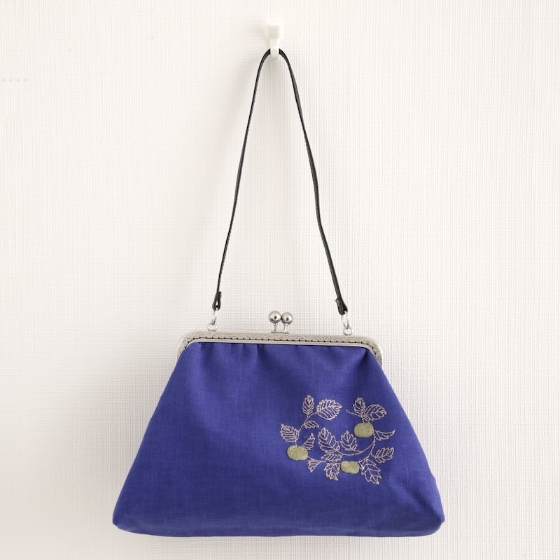 刺繍（青リンゴ）がま口 by collect 34 |「障がい者福祉」を買物で応援