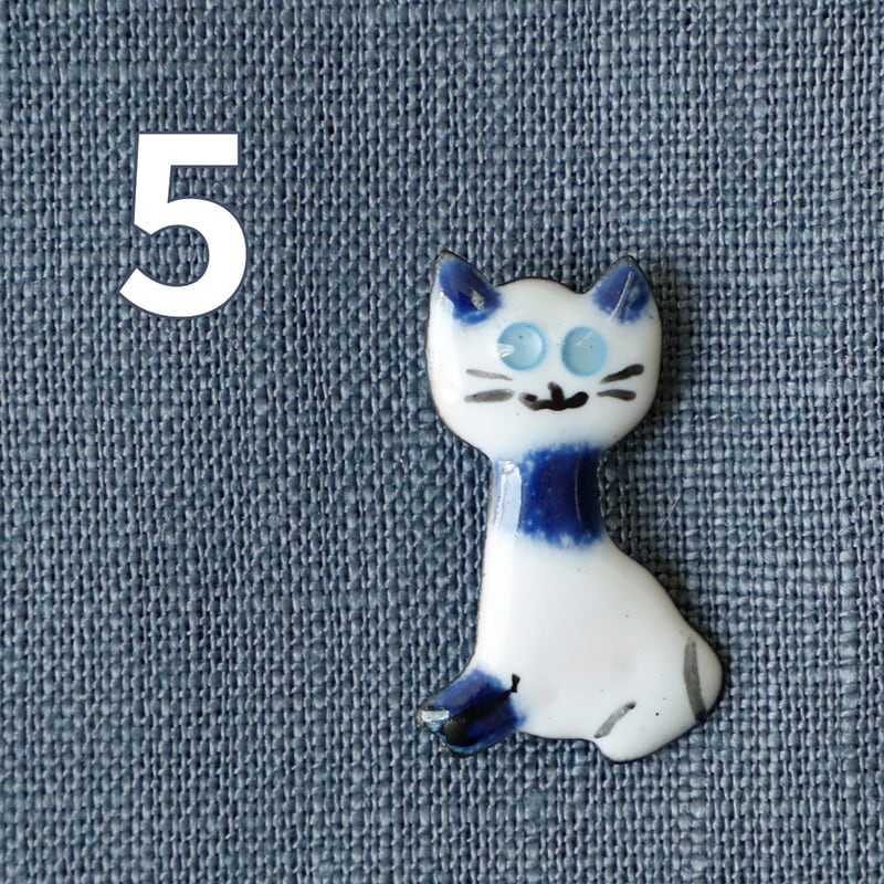 新色追加】七宝ブローチ 猫 by みどり工房 |「障がい者福祉」を買物で 