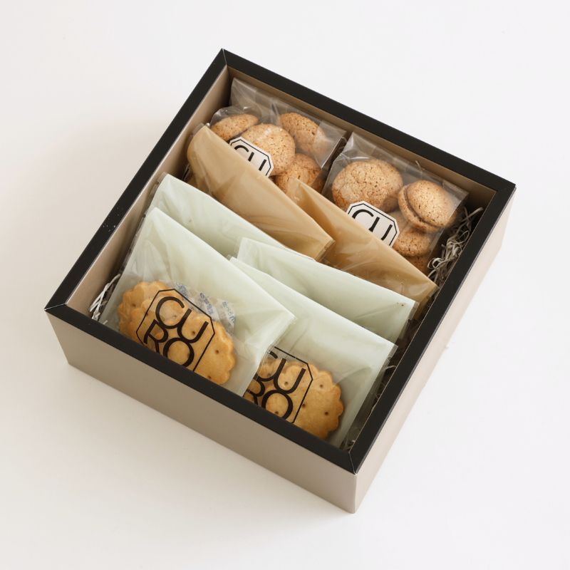 �ڥ��եȡۥ��֥쥻�åȡ�4���2�ޡ���8������)  by CURO