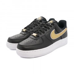 スニーカー ナイキ NIKE ウィメンズエアフォース1'07ESS ブラック/メタリックゴールド/ホワイト 黒 DD1523-001 メンズ レディース シューズ 靴 21HO