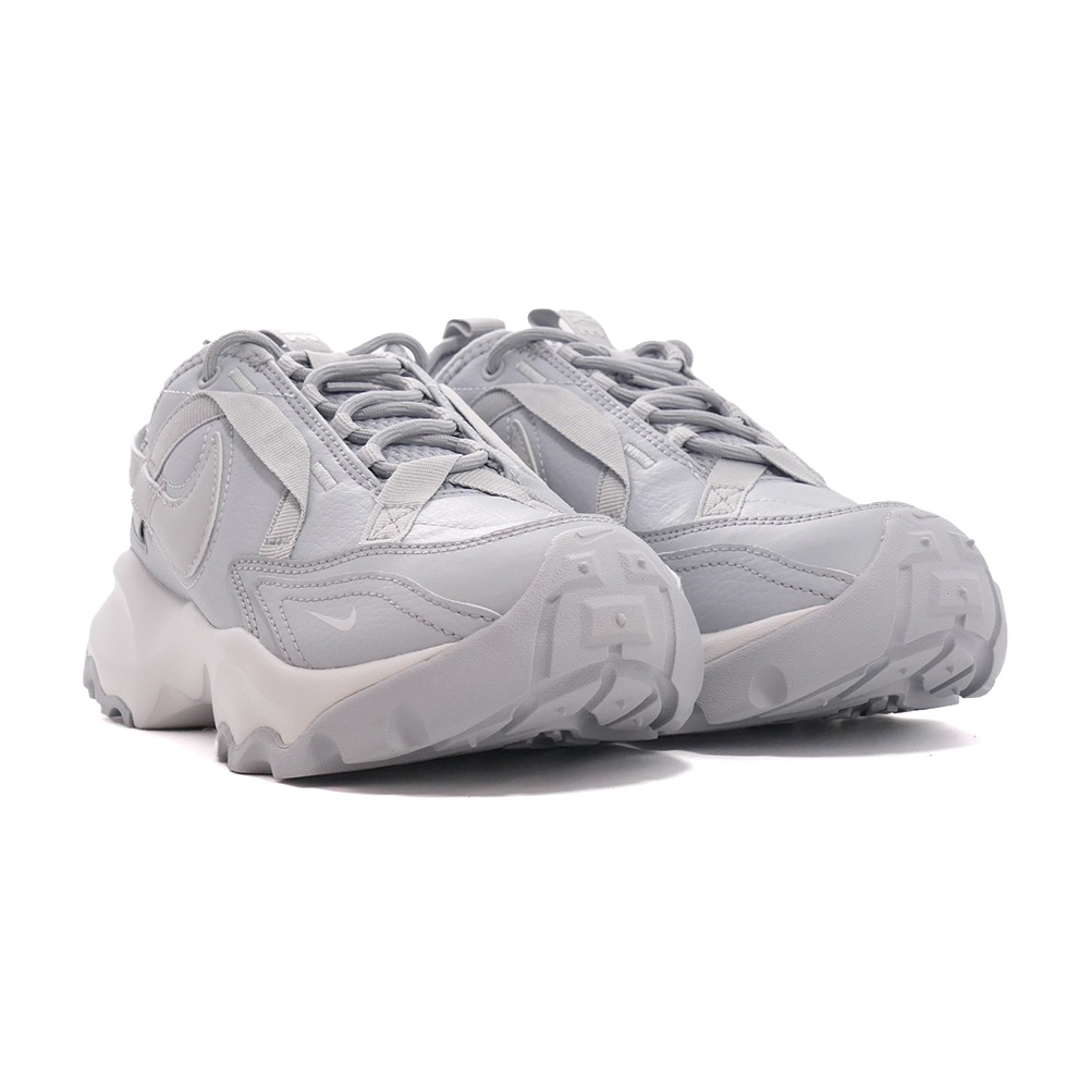 ˡ ʥ NIKE TC7900 졼  DD9682-005 ǥ 塼  24