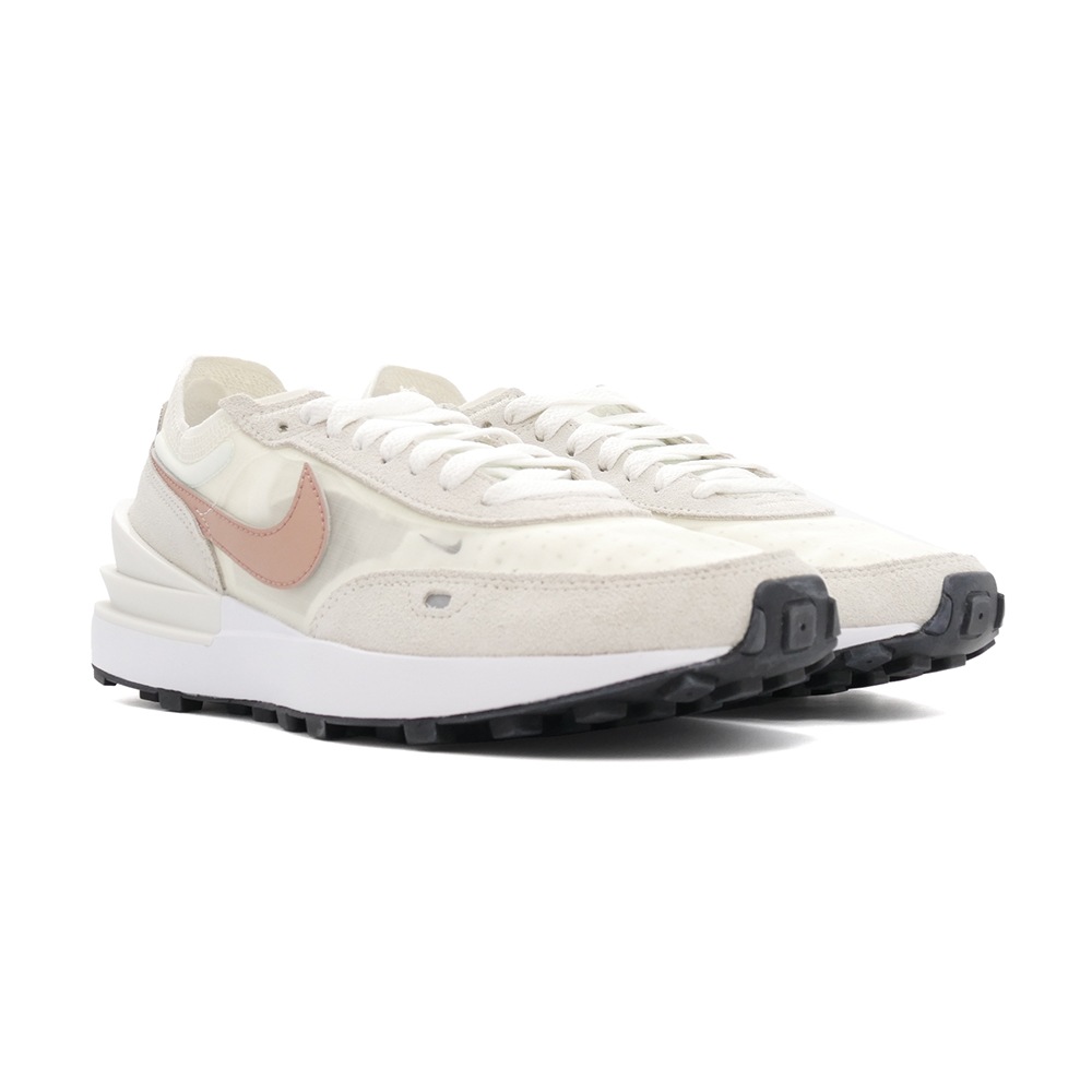 PLUME EVELYNE co.様CHANELハイネック＆ナイキスニーカー CHANEL（シャネル） ココネージュ コレクション ニットトップス