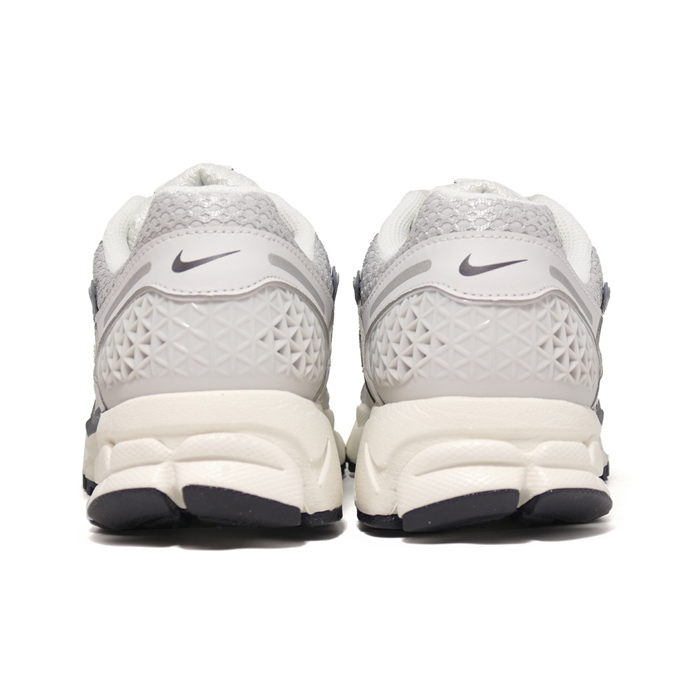 ���ˡ����� �ʥ��� NIKE W������ܥ��5 �ۥ磻�� FD0884-025 ��ǥ����� ���塼�� �� 26SU