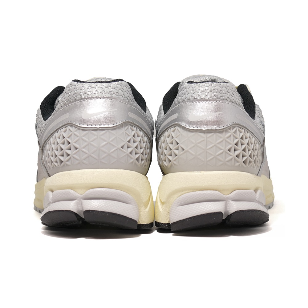 ���ˡ����� �ʥ��� NIKE ������ܥ��5 �ۥ磻�� IM3486-002 ��� ���塼�� �� 26SU