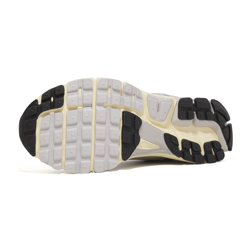 ���ˡ����� �ʥ��� NIKE ������ܥ��5 �ۥ磻�� IM3486-002 ��� ���塼�� �� 26SU