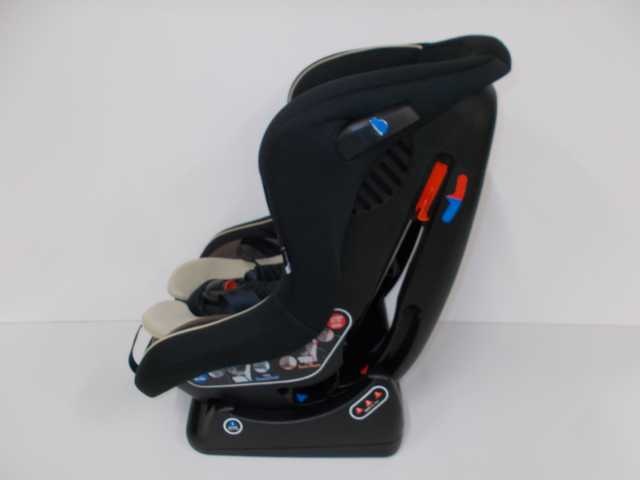 【美品】チャイルドシート　マムズキャリー　レジェ 新生児対応 シートベルト　軽量 美品】西松屋 チャイルドシート マムズキャリー・レジェ 新生児対応