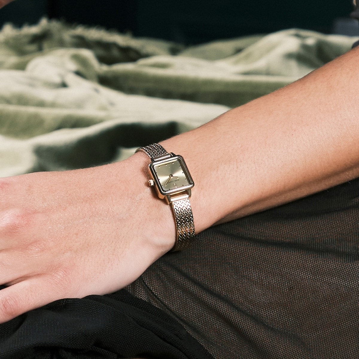 N���ora �ͥ��� ��ǥ����� �ӻ��� �������� ��°�٥�� �������� �������