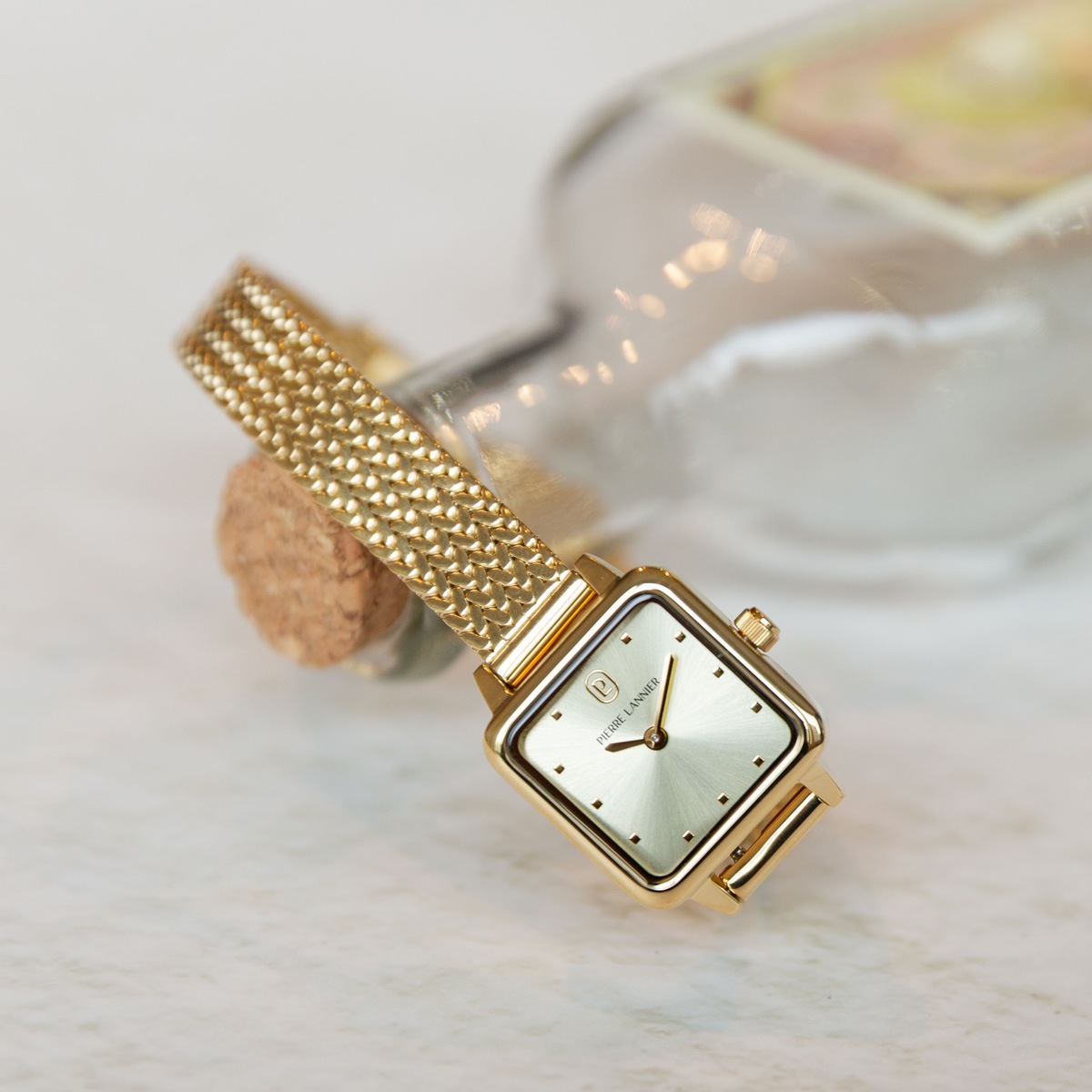 N���ora �ͥ��� ��ǥ����� �ӻ��� �������� ��°�٥�� �������� �������