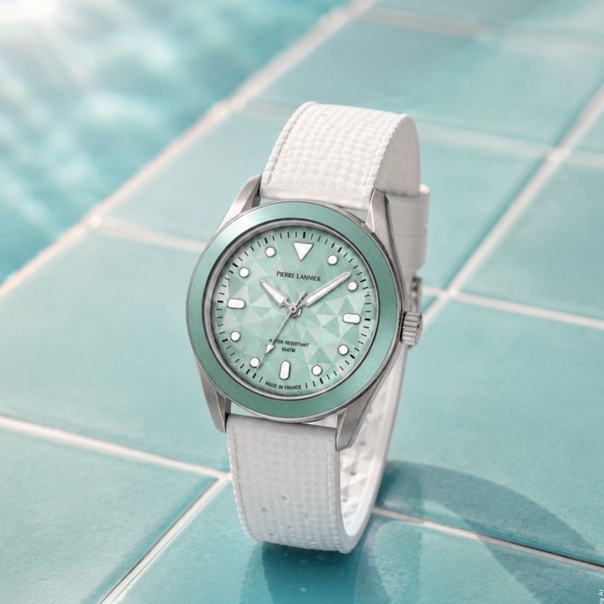 Bora �ӻ��� ���᡼����