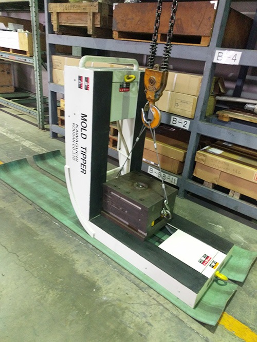 金型反転具 KH-2500（2,500kg）｜電気・エアー不要のクレーン吊りタイプ