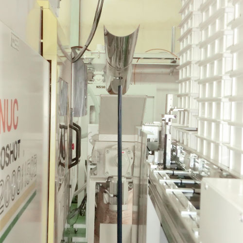 射出成形用 ランナー排出シュート｜ランナーシュータ（小）200mm×1600mm