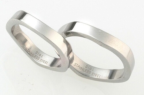 メール便送料無料/刻印無料<br>ステンレス ウェーブリング