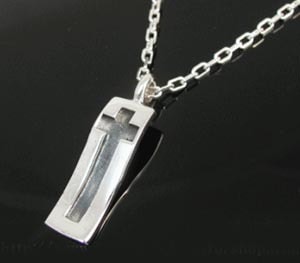 送料無料<br>シルバー925いぶしクロスのウェーブプレートネックレス